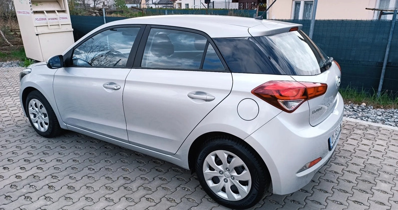 Hyundai i20 cena 37900 przebieg: 47000, rok produkcji 2017 z Dzierżoniów małe 379